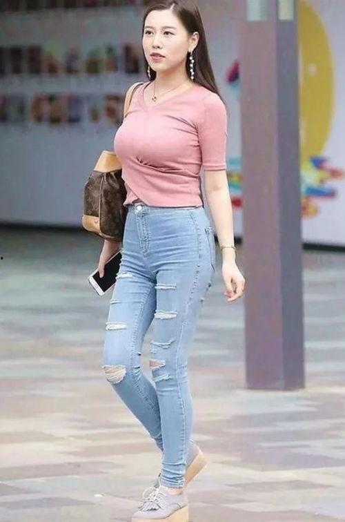 极品短牛仔美女吃瓜黑料,揭秘吃瓜黑料背后的真相